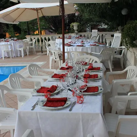 Gioia Garden Hotell 4*